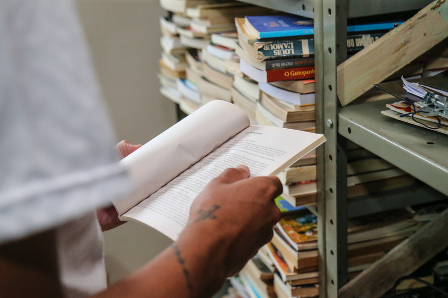 Número de presos inscritos no Exame Nacional do Ensino Médio aumenta 36,4% no Paraná