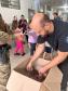 Polícia Penal faz apresentação com cães em escola municipal de Paiçandu em homenagem ao Dia das Crianças