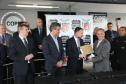 O governador Beto Richa e o secretário estadual da Segurança Pública e Administração Penitenciária, Wagner Mesquita, entregam mais 160 pistolas da marca Glock para a Polícia Civil e 45 viaturas para o Departamento Penitenciário do Paraná (Depen).  As entregas fazem parte do programa Paraná Seguro da Secretaria de Segurança Pública e Administração Penitenciária.Curitiba, 10/04/2017.Foto: Orlando Kissner/ANPr