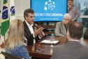 O Paraná cria escritório social para atender indivíduos que deixam o sistema prisional e passam a usar tornozeleira eletrônica. A abertura foi autorizada pelo governador Beto Richa, nesta terça-feira (06/06). O local ofertará diversos serviços de cidadania para auxiliar na reintegração social.Curitiba, 06-06-17.Foto: Arnaldo Alves / ANPr.