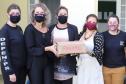 A iniciativa tem por objetivo atender a substituição dos absorventes comuns, além de promover a sustentabilidade e reforçar a política pública voltada à mulher no sistema prisional. É parte do Outubro Rosa, de olhar mais atencioso para a saúde das mulheres. 