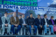 AUTORIDADES SENTADOS