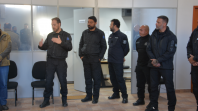 servidores reunidos dentro da sala do parlatorio