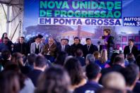 AUTORIDADES SENTADOS