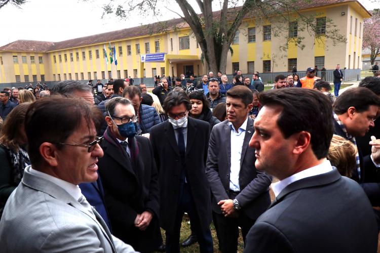 DIRETOR DO DEPEN CONVERSANDO COM O RATINHO