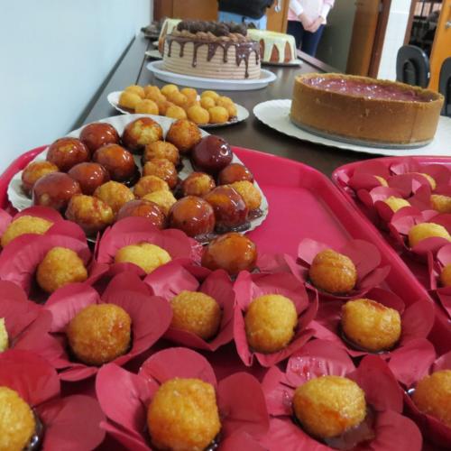 23 pessoas privadas de liberdade se formam em curso de confeitaria