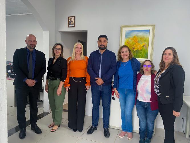 Na última terça-feira (20), a Polícia Penal do Paraná, inaugurou a Sede da Coordenação Pedagógica da Divisão de Educação. Criada há 10 anos, até a inauguração, a coordenação pedagógica desenvolvia suas atividades em espaços cedidos por outros setores, agora, localizada no Complexo Penitenciário de Piraquara, as atividades dos setores de educação, do sistema prisional, terão um espaço próprio. O chefe da Divisão de Educação, da Polícia Penal, Juliano Prestes, falou sobre a importância do setor possuir um