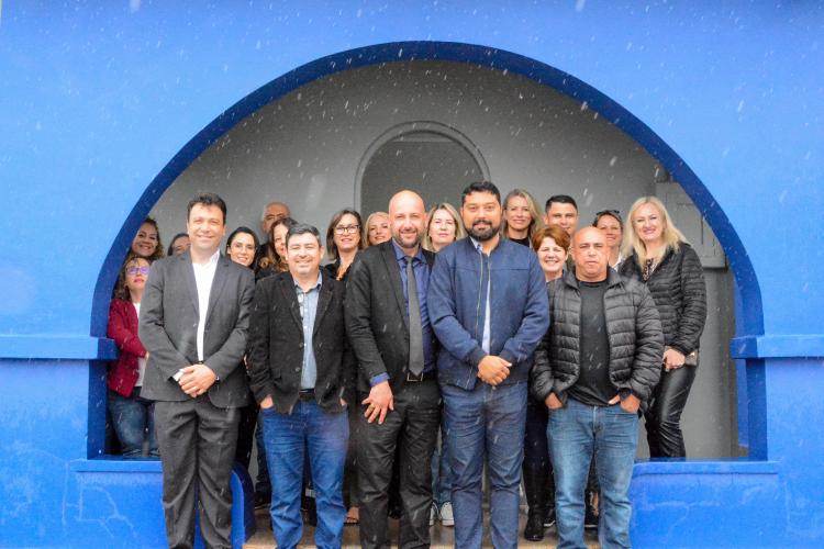 Na última terça-feira (20), a Polícia Penal do Paraná, inaugurou a Sede da Coordenação Pedagógica da Divisão de Educação. Criada há 10 anos, até a inauguração, a coordenação pedagógica desenvolvia suas atividades em espaços cedidos por outros setores, agora, localizada no Complexo Penitenciário de Piraquara, as atividades dos setores de educação, do sistema prisional, terão um espaço próprio. O chefe da Divisão de Educação, da Polícia Penal, Juliano Prestes, falou sobre a importância do setor possuir um