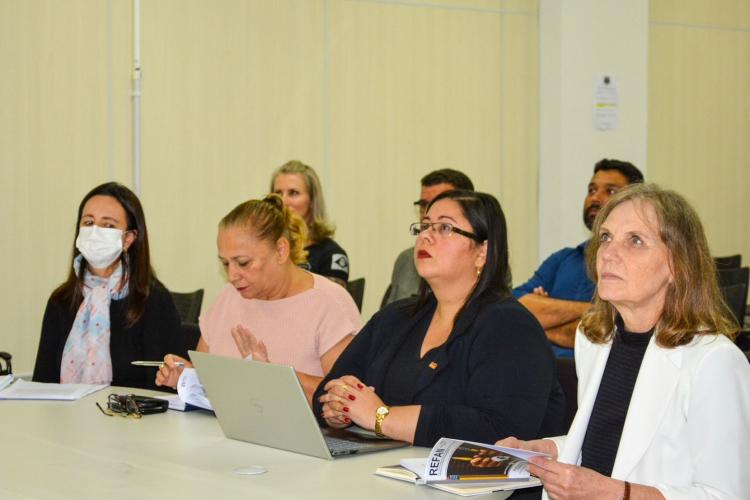 12 artigos científicos são apresentados como conclusão de graduação de PPLs do Paraná