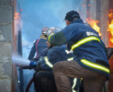 Polícia Penal do Paraná promove capacitação de combate a incêndio no ambiente prisional