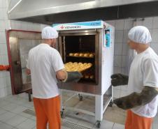 Em Ponta Grossa, 13 custodiados se formam no curso profissionalizante de padeiro