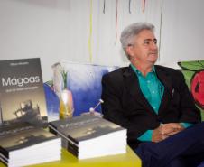 Policial penal da regional de Londrina publica livro de poesias