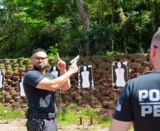 Polícia Penal do Paraná qualifica cerca de 140 policiais em treinamento de habilitação em pistola neste ano