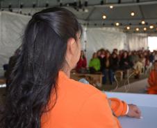 Desfile de Moda na Penitenciária Feminina do Paraná Destaca Talento e Reinserção Social das Custodiadas