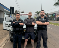 Corredor de rua percorre 18 km com o propósito de destacar o trabalho da Polícia Penal em Cascavel