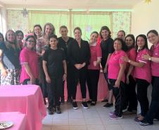 Cuidado e beleza são oferecidos para homenagear as servidoras da Penitenciária Feminina do Paraná 
