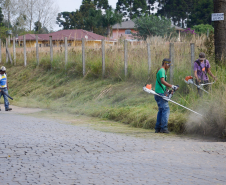 Presos do regime semiaberto em Piraquara trabalham para melhorar a cidade