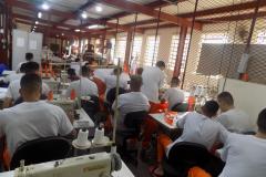 Em Maringá, 36 detentos formam-se em curso de assistente de costura