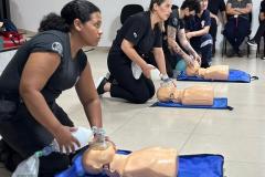 Policiais penais de Foz do Iguaçu recebem treinamento de primeiros socorros em situações de emergência