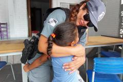 Polícia Penal do Paraná leva alegria e esperança à Casa da Criança e do Adolescente em Guaratuba