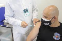 Mais de 23 mil doses da vacina contra a COVID-19 são aplicadas nas forças de segurança do Paraná