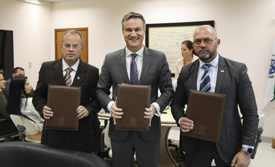 JFPR e Estado do Paraná assinam termo de cooperação para monitoramento dos apenados federais