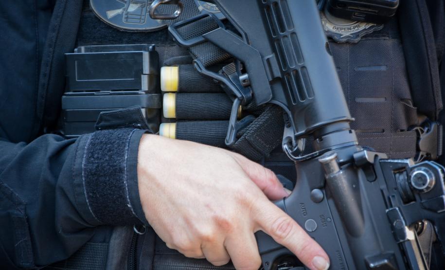 Governo do Paraná libera nova carteira de identidade funcional a policiais penais