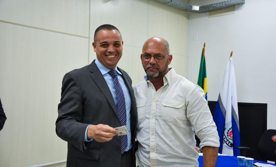 Polícia Penal do Paraná inicia entrega de novas identidades funcionais aos servidores