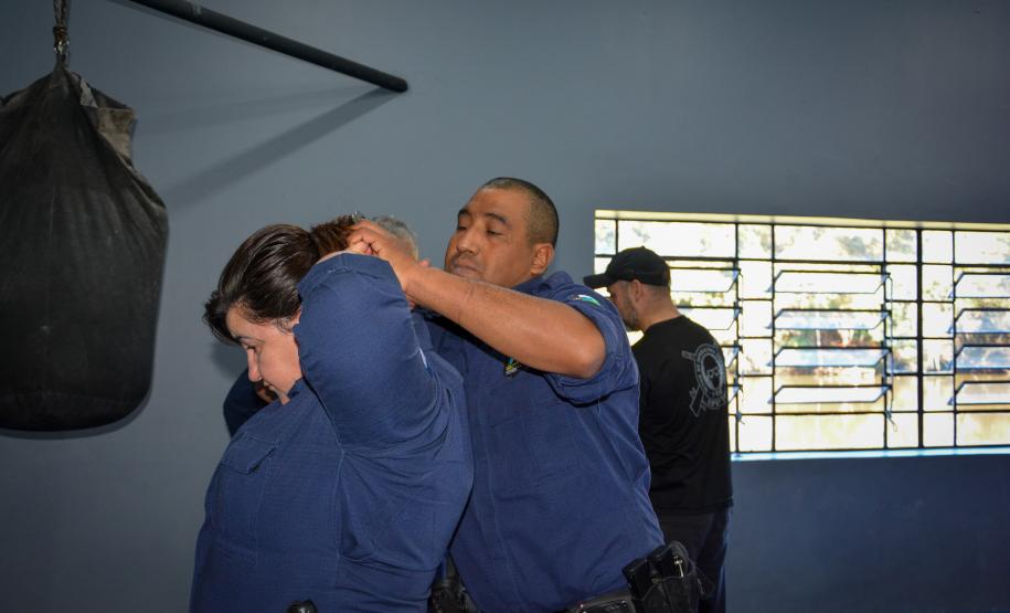 Polícia Penal do Paraná capacita 60 guardas municipais em imobilização e algemamento