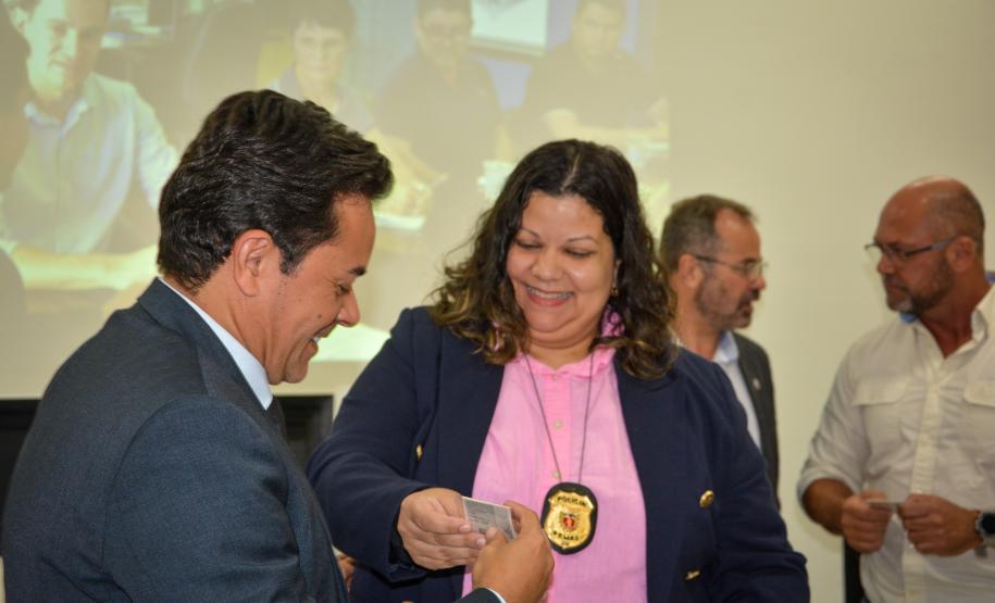 Polícia Penal do Paraná inicia entrega de novas identidades funcionais aos servidores