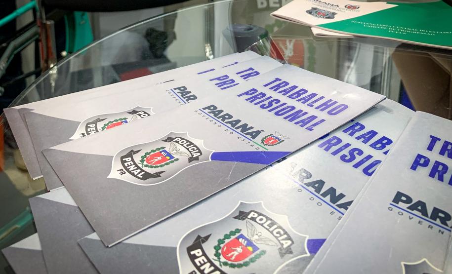 Polícia Penal expõe materiais produzidos através da mão de obra prisional paranaense em feira industrial