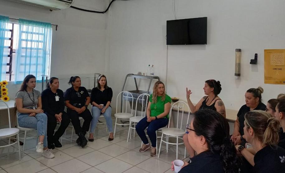 Penitenciária feminina de Foz realiza encontros para tratar da saúde mental das servidoras