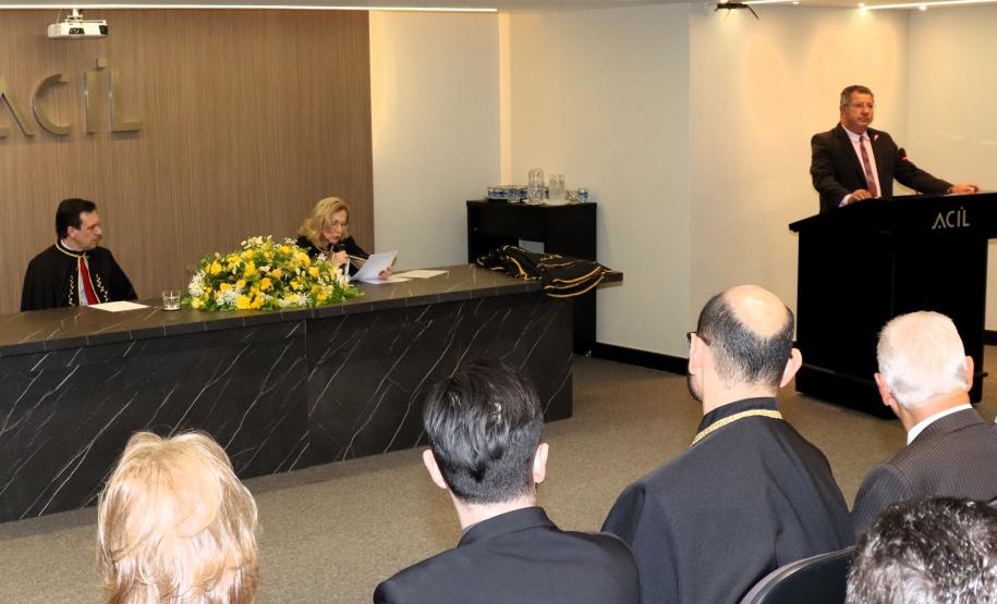 Policial penal é aprovado para compor cadeira da Academia de Letras de Londrina