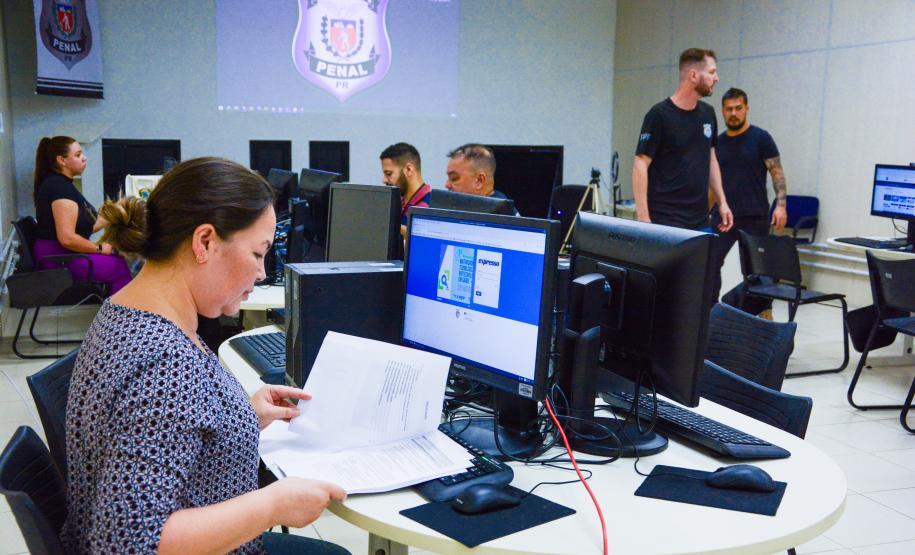 Servidores da Polícia Penal do Paraná recebem treinamento de estatística de dados do Senappen