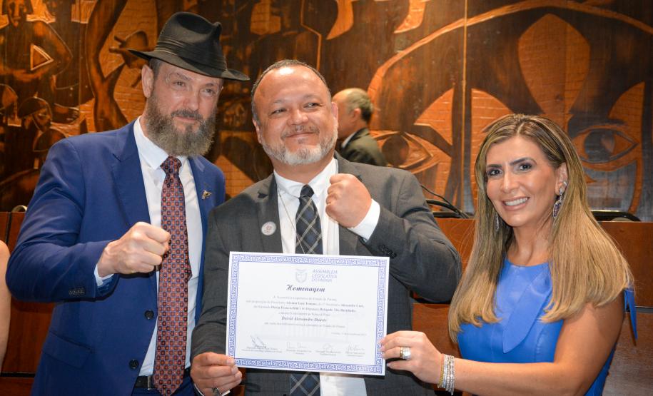 Polícia Penal do Paraná é homenageada na Assembleia Legislativa