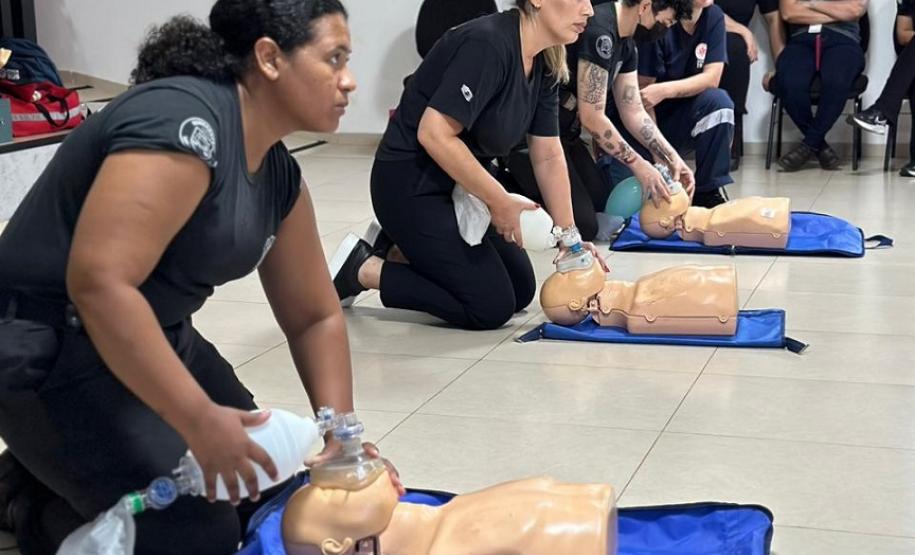 Policiais penais de Foz do Iguaçu recebem treinamento de primeiros socorros em situações de emergência