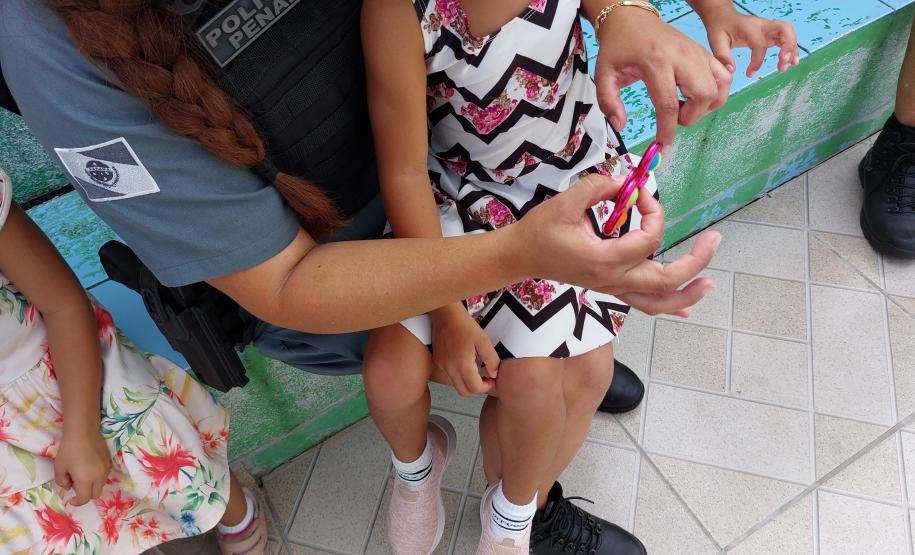 Polícia Penal do Paraná leva alegria e esperança à Casa da Criança e do Adolescente em Guaratuba