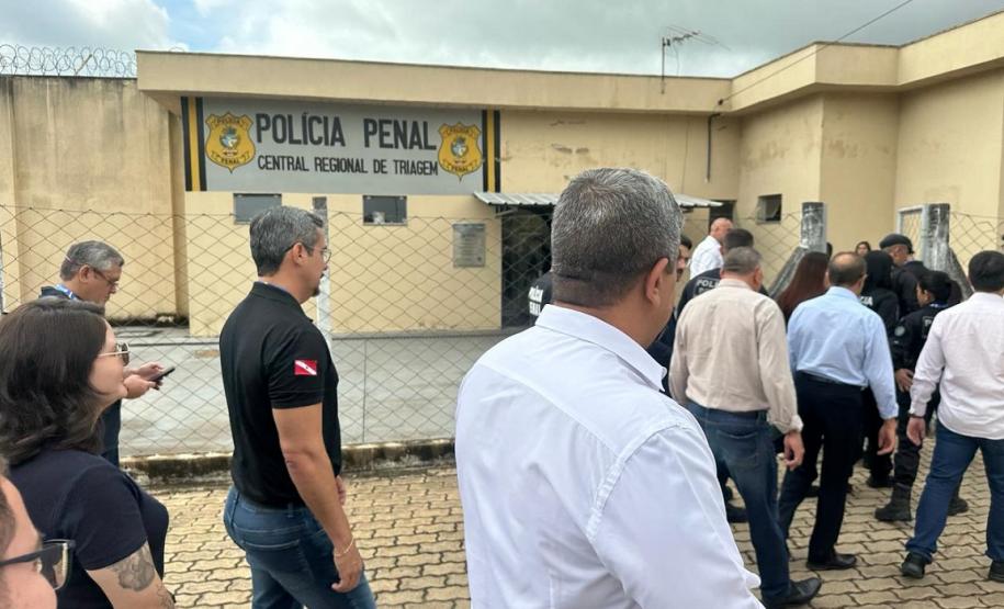Paraná visita unidades prisionais e central de monitoramento eletrônico de Goiânia