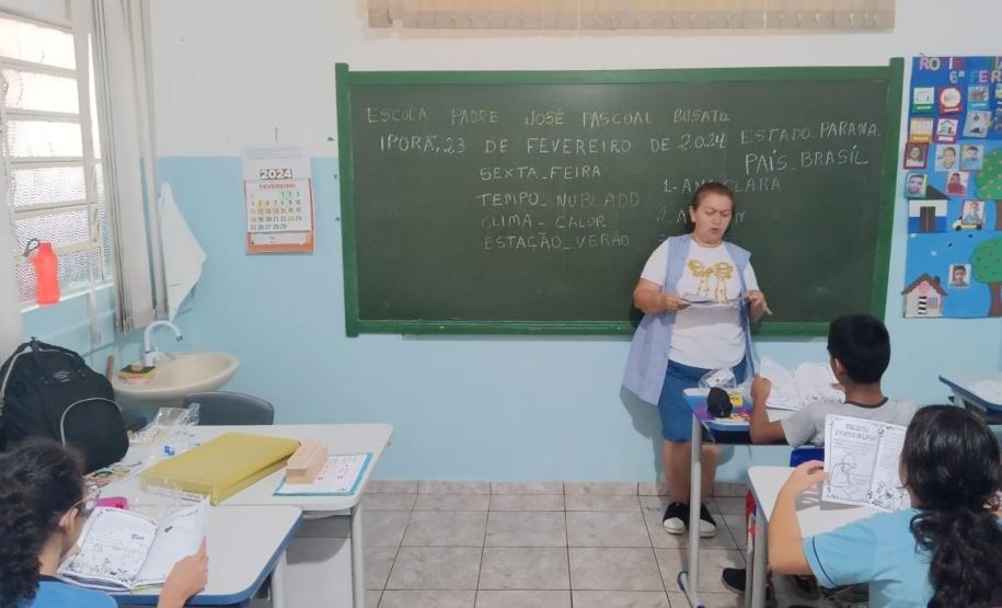 Livro de colorir criado por mulheres privadas de liberdade leva arte e educação a crianças na região de Umuarama