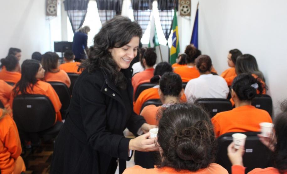 Polícia Penal promove ações de higiene íntima a mulheres privadas de liberdade no Complexo Penitenciário de Piraquara