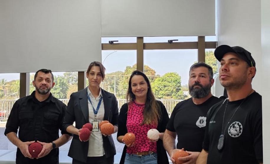 Polícia Penal do Paraná confecciona próteses de crochê para mulheres em tratamento de câncer de mama