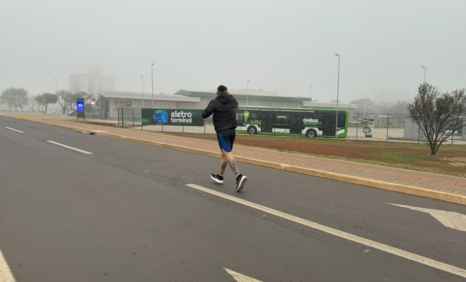 Corredor de rua percorre 18 km com o propósito de destacar o trabalho da Polícia Penal em Cascavel