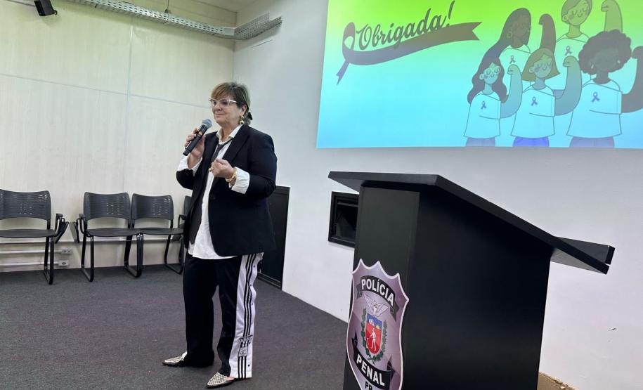 Outubro Rosa reúne diretora-geral e servidoras da sede da PPPR para palestras