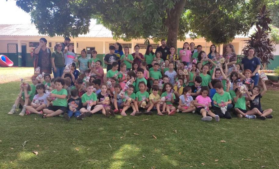 Dois mil amigurumis confeccionados por pessoas privadas de liberdade são distribuídos em Foz do Iguaçu em ação social