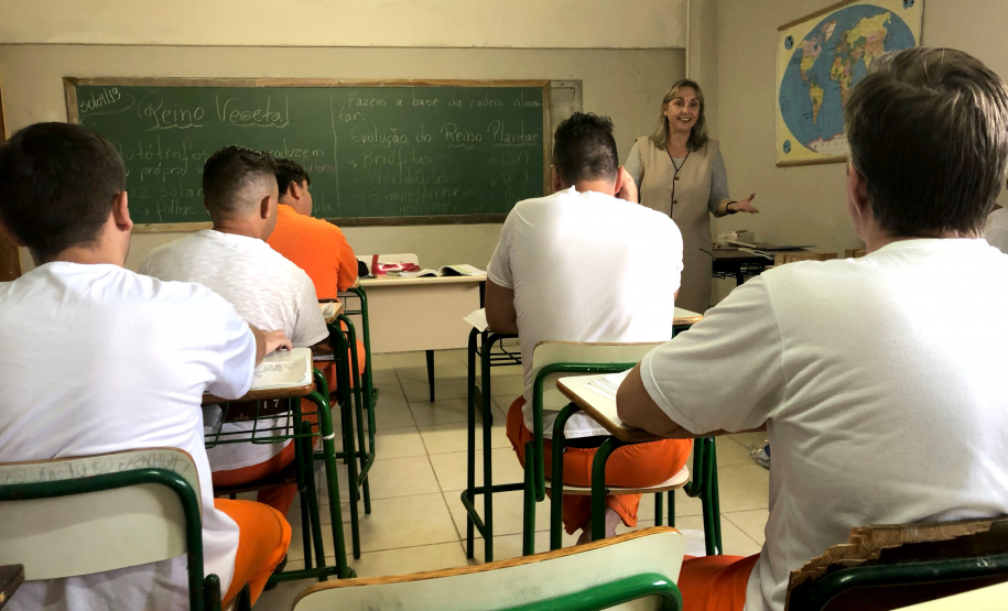 Número de pessoas privadas de liberdade estudando no Paraná quase triplica desde 2018