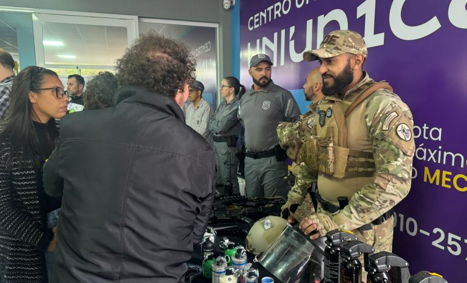 Polícia Penal do Paraná participa de exposição escolar em Cascavel e aproxima crianças da segurança pública