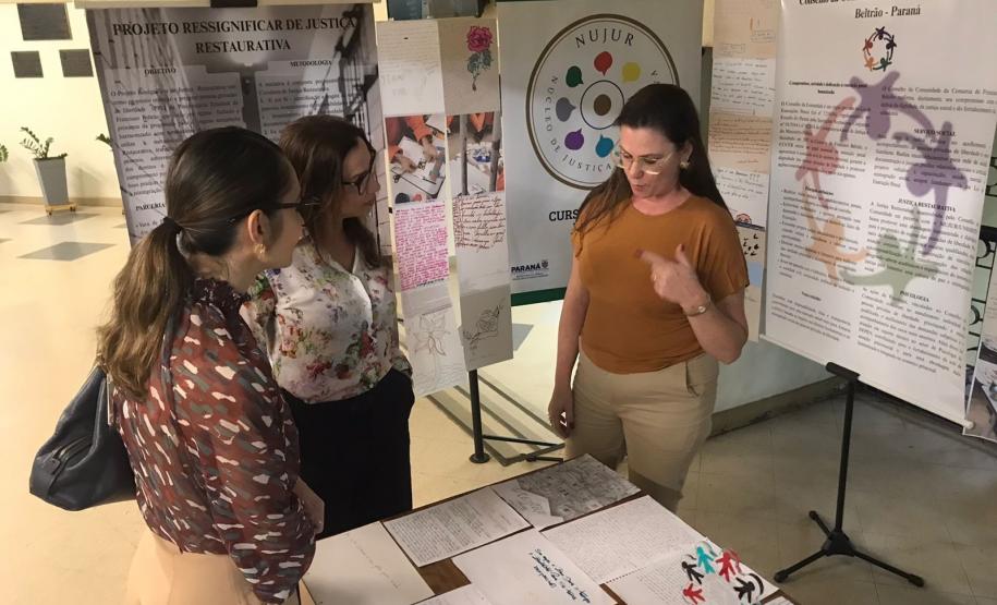 Polícia Penal do Paraná promove exposição de trabalhos artísticos de custodiados em Francisco Beltrão