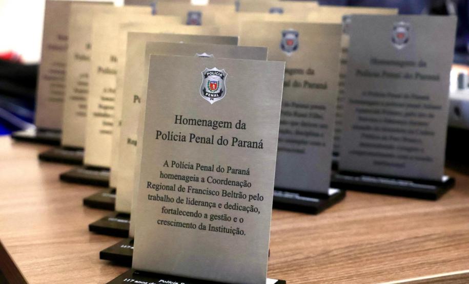Sistema Penitenciário do Paraná celebra 117 anos com solenidade marcada por homenagens, palestras e reconhecimento institucional