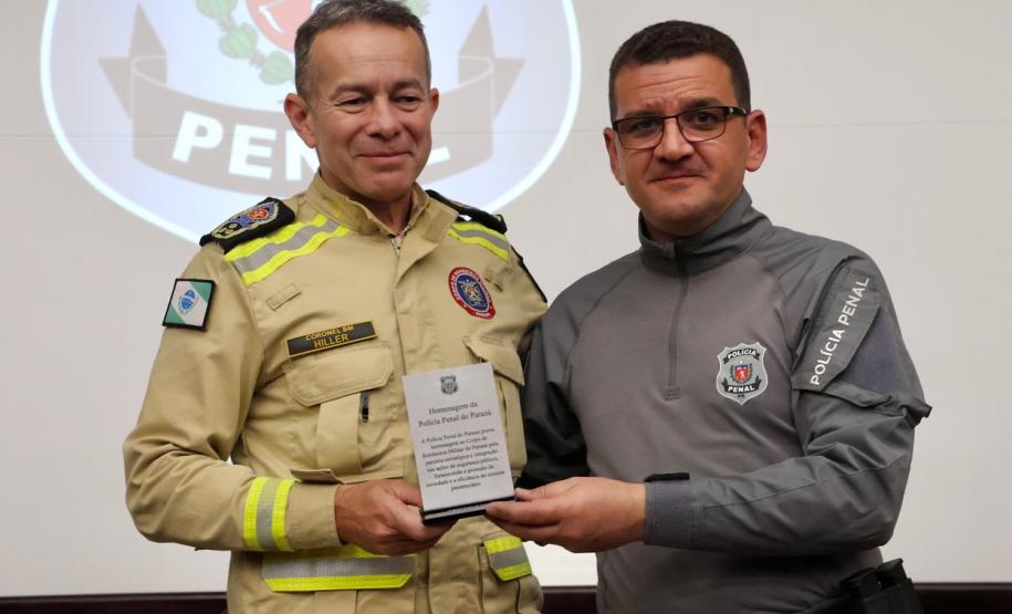Sistema Penitenciário do Paraná celebra 117 anos com solenidade marcada por homenagens, palestras e reconhecimento institucional