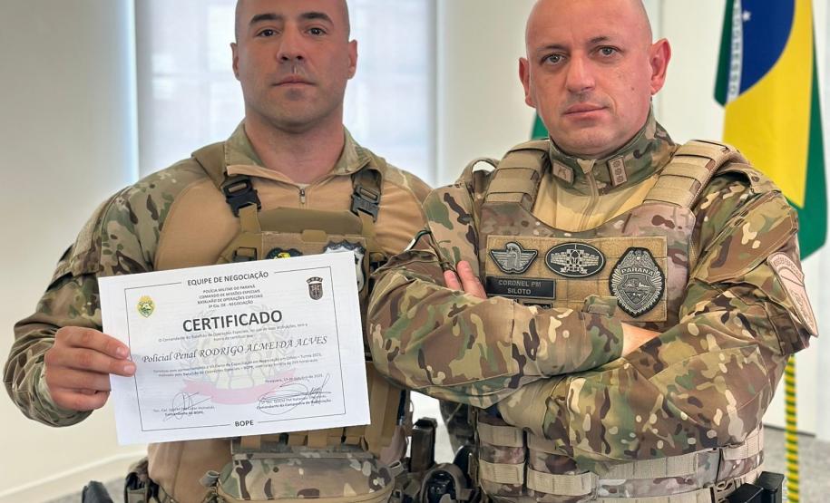 Policial penal do Setor de Operações Especiais é destaque em curso de negociação em crises do BOPE